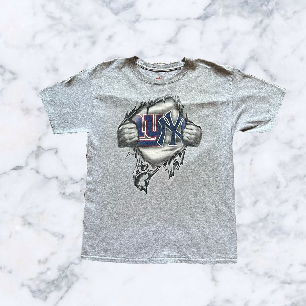 New York Yankees & Giants t shirt